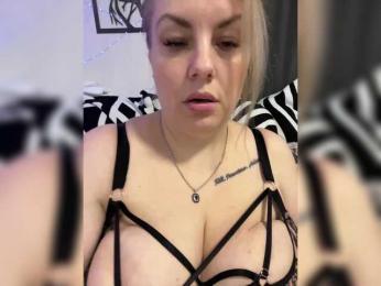 RobinLili webcam model stream image