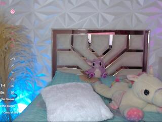 Madiisonn webcam model stream image