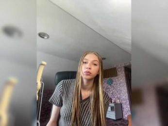 Nellie-Lolly webcam model stream image