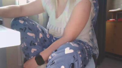 Larajustfu webcam cam4 model stream image