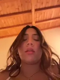 vellaah webcam stripchat model stream image