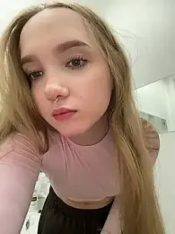 bambi_lu webcam stripchat model stream image