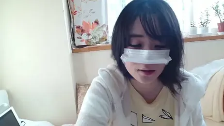 liliyRiSAcha-n webcam stripchat model stream image