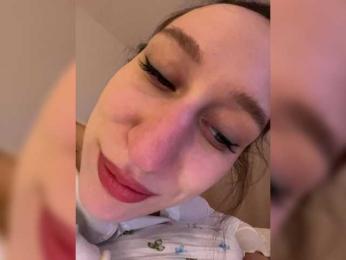 Chikipikin webcam model stream image