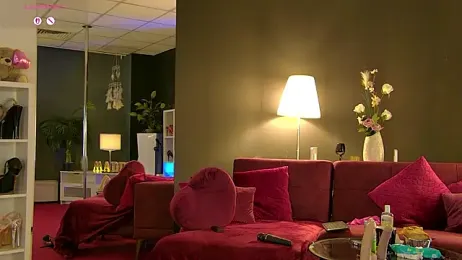 MaddyHeart webcam model stream image