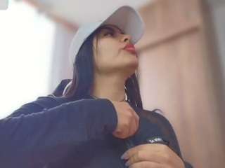 layla-nicols webcam model stream image