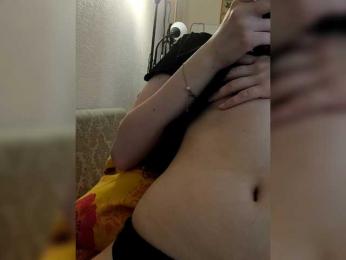 Lyoublue webcam bongacams model stream image