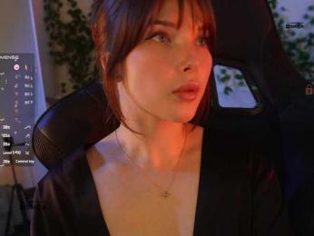 _Q_ webcam bongacams model stream image