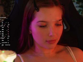 _Q_ webcam bongacams model stream image