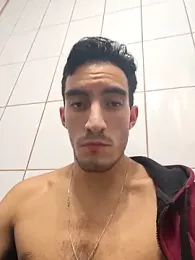 TommyMomentum webcam model stream image