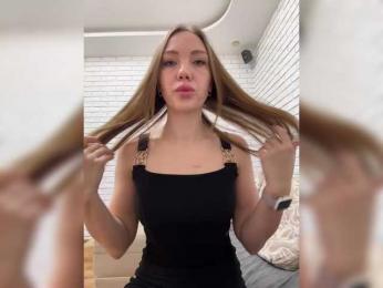 KitFox webcam bongacams model stream image