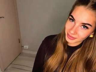 janniearonow webcam model stream image