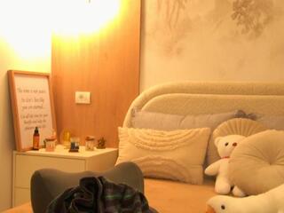 Devious Angell webcam model stream image