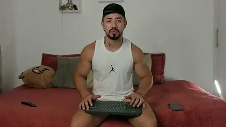 Ezzio_Scolaro webcam stripchat model stream image