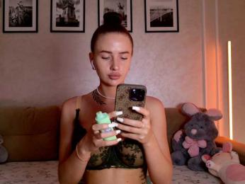 -moon-girl-18 bongacams stream image, 07.06.2025 11:20