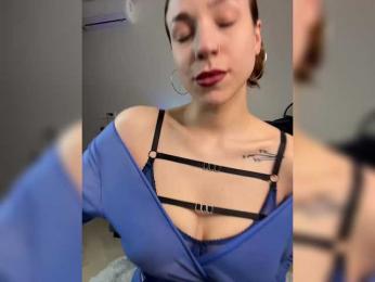 avolood bongacams stream image