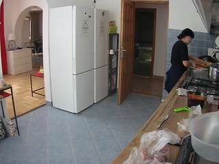 voyeurcam-julmodels-kitchen camsoda stream image
