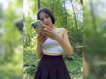 BabyDarii bongacams stream image