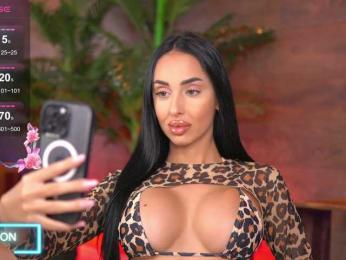 KairaAndrews bongacams stream image