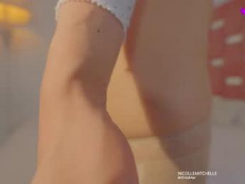 nicolle_mitchelle chaturbate stream image, 22.09.2025 14:40
