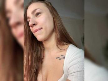 avolood bongacams stream image