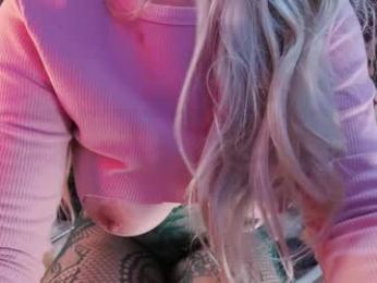 mollyflwers chaturbate stream image