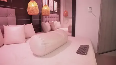 BellaLatinaTS stripchat stream image