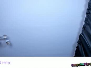 vivian_qwerty chaturbate stream image, 27.12.2025 05:10