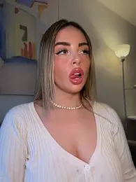 Alirawrz stripchat stream image