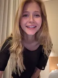 LunaRase stripchat stream image, 25.01.2026 06:20