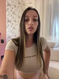 BelleLouiseVp stripchat stream image