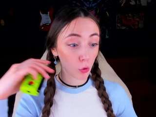 lexi-split camsoda stream image