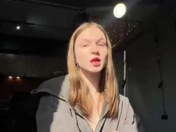 nloraaa chaturbate stream image