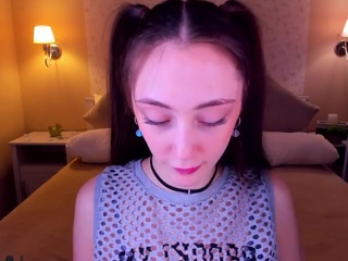 lexi-split camsoda stream image