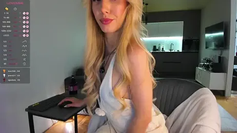 Juicy_Bella stripchat stream image