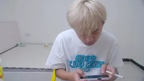 Chocolates-001 stripchat stream image