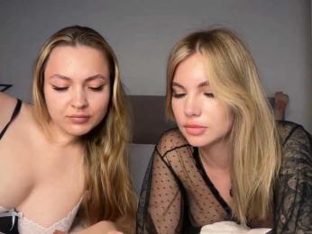 VelvetTwins bongacams stream image