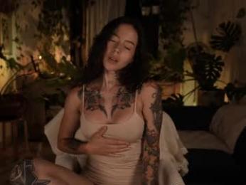 effylowell_ chaturbate stream image, 07.04.2026 00:40