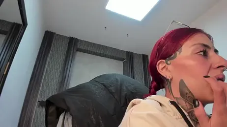 selene_red_ stripchat stream image