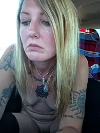 SheIsSomething stripchat stream image