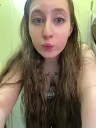 FroggyAnna stripchat stream image