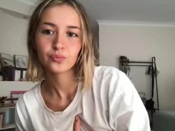 sammyygirlxx chaturbate stream image, 05.05.2026 23:40