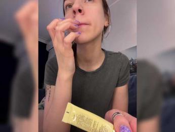 avolood bongacams stream image