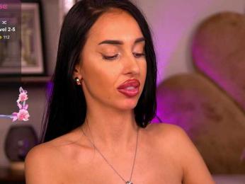 KairaAndrews bongacams stream image