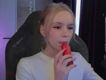 fymryn bongacams stream image