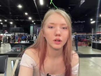 eve003300 chaturbate stream image, 13.04.2025 18:40