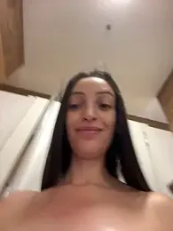 BelleLouiseVp stripchat stream image